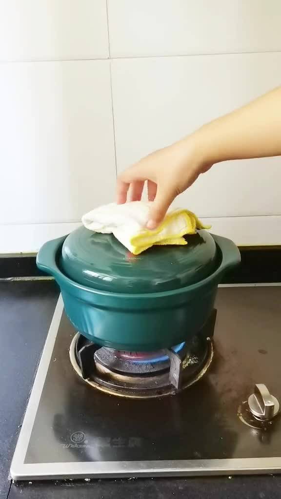 砂锅 颜值与实力兼备的厨房网红，如何选对耐住冰火考验的好厨具？