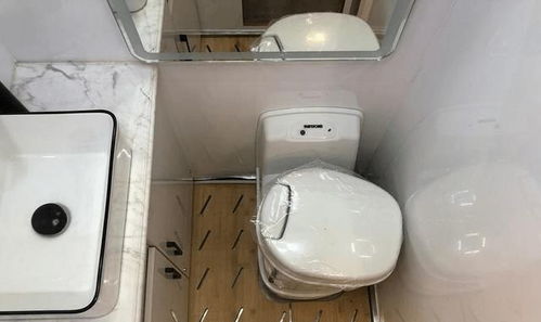 又一精品房车亮相 车长近6米，厨具卫浴一应俱全，不足37万